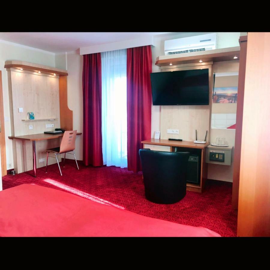 Doppel- oder Zweibettzimmer